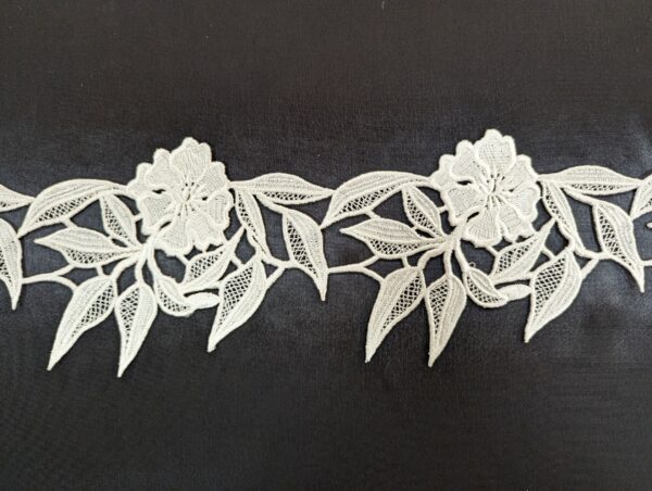 Spitzenband Yamila White 12cm Final